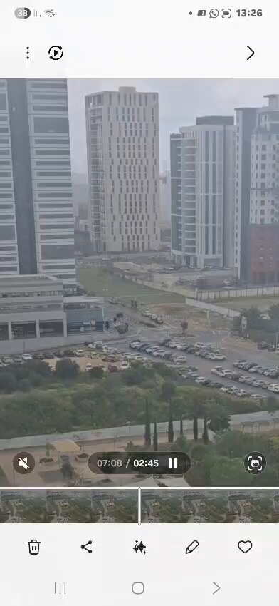 以色列24台报道，伊朗最新袭击后，以色列中部地区多处被击中