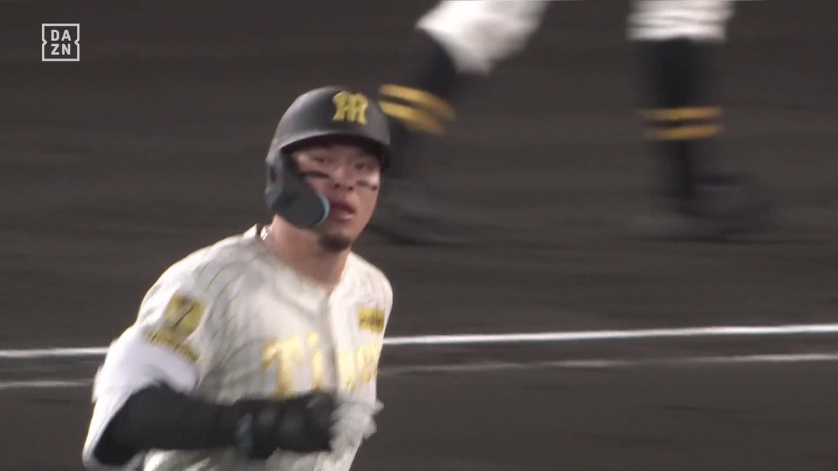 お待たせ！の一発 開幕10試合目で飛び出した 佐藤輝明 今季第1号ホームラン ⚾️阪神×ヤクルト #阪神タイガース #だったらDAZN 野球専用パック「DAZN BASEBALL」 ✔ 月々2,300円（年間プラン・月々払い） ✔ 初月無料キャンペーン中（〜4/19まで） ▶ 視聴はこちら