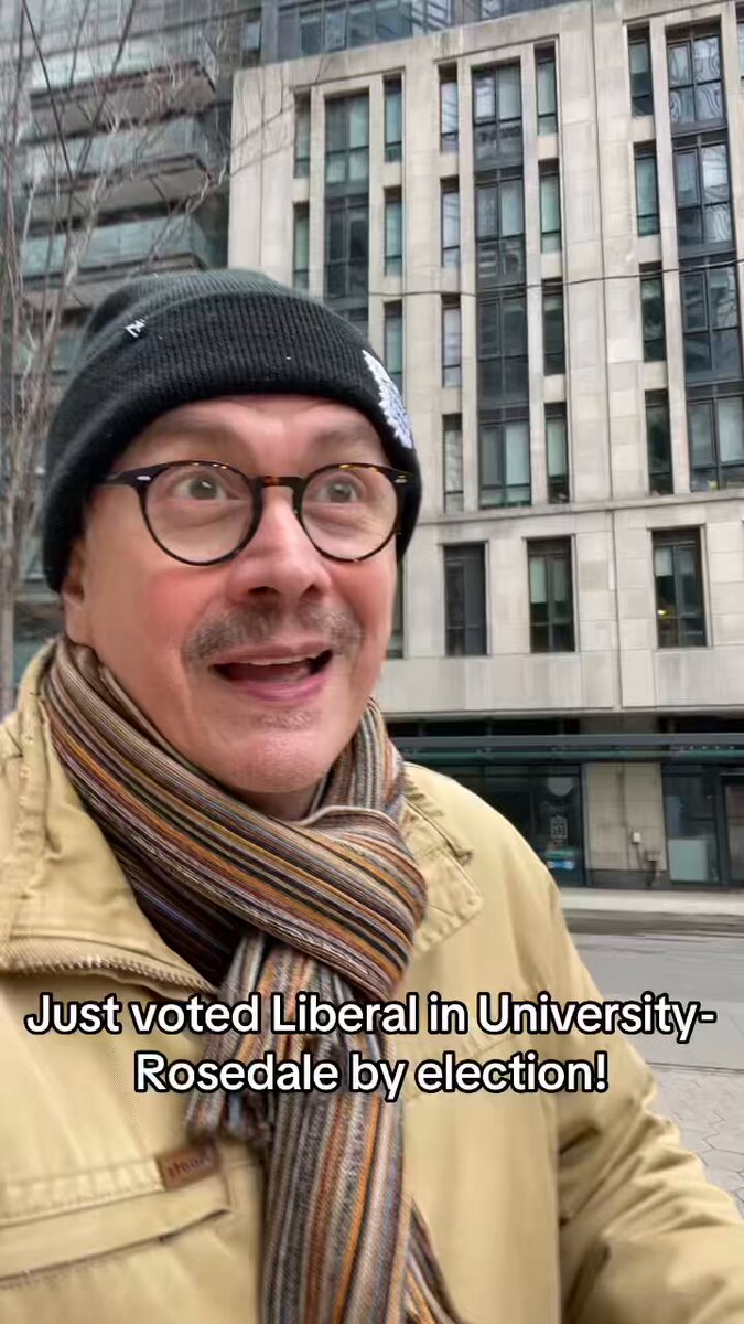 Who believes Jeffrey is a centrist?
