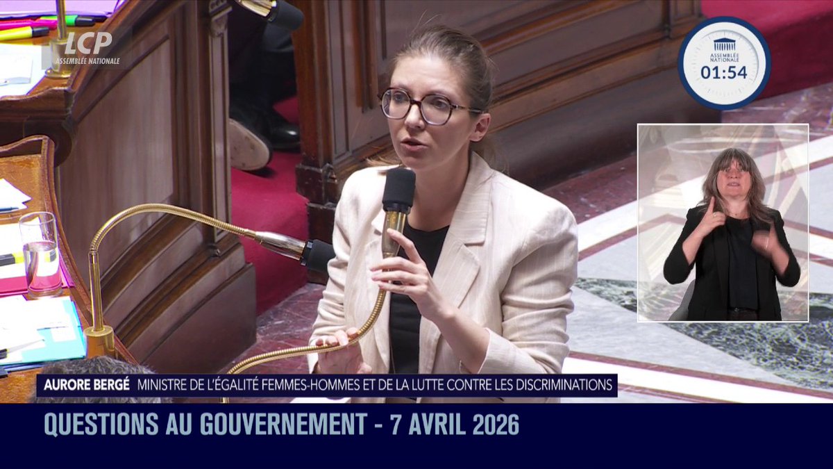 "Au sein du gouvernement, personne, jamais, ne s'est rendu ou ne se rendra complice du racisme, de l'antisémitisme ou de discriminations", martèle Aurore Bergé. "Nous sommes des universalistes, nous ne trions pas, nous ne hiérarchisons pas". #QAG #DirectAN