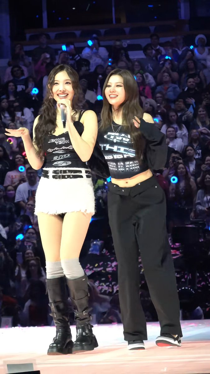 Sana being cute with Nayeon, she's like a puppy 🥹