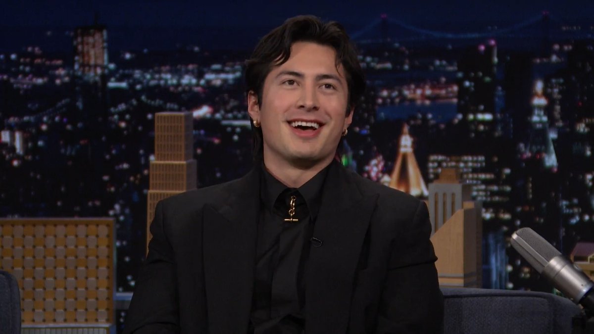 “There are some meanies. There are some big baddies.” -Hudson Williams on Season 2 of #HeatedRivalry 👀 #FallonTonight #HudsonOnFallon