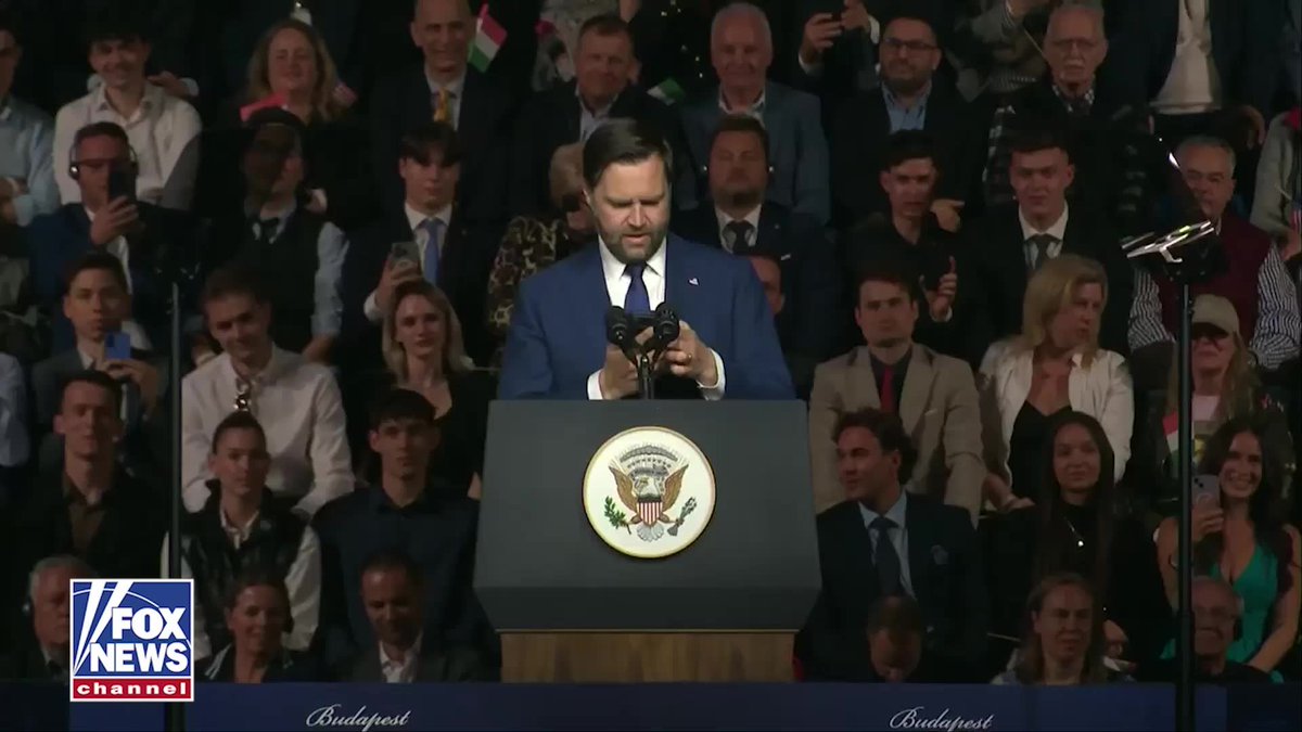 BREAKING: A massive crowd erupts in cheers for President Trump as VP Vance calls him live from his 'Day of Friendship' speech in Hungary: VP VANCE: "Hello, Mr. president, how are you?" "You are on with about 5000 Hungarian patriots, and I think they love you even more than they love Viktor Orban."