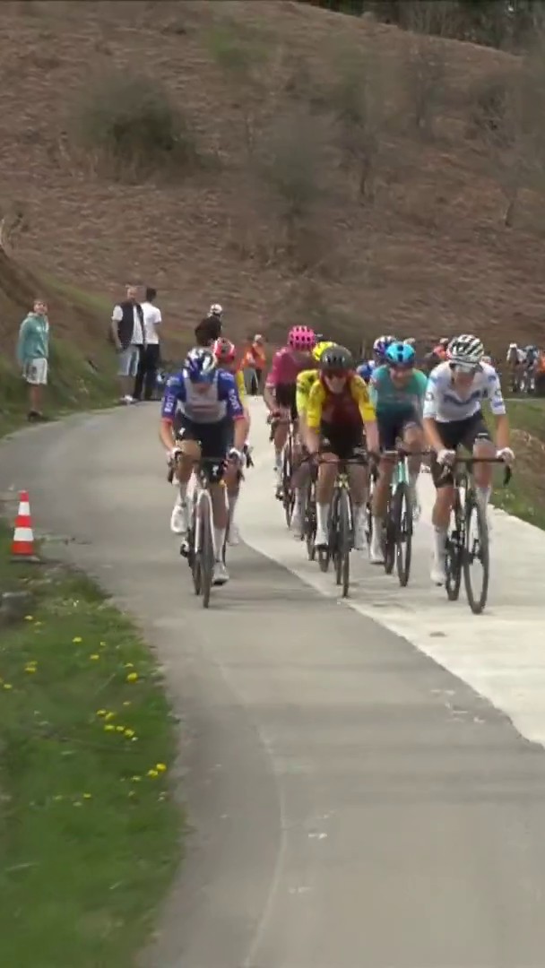 Paul Seixas a écrasé la concurrence sur cette deuxième étape du Tour du Pays Basque. Quelle incroyable performance du prodige de 19 ans et il est Français 💅