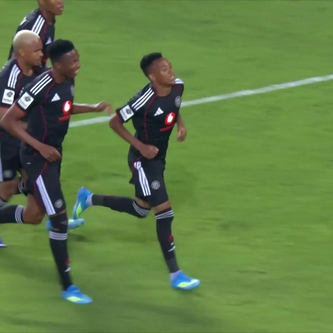 Relebohile Mofokeng delivers a beauty as Orlando Pirates go ahead 🔥😮💨 📺 Stream #BetwayPrem on DStv: