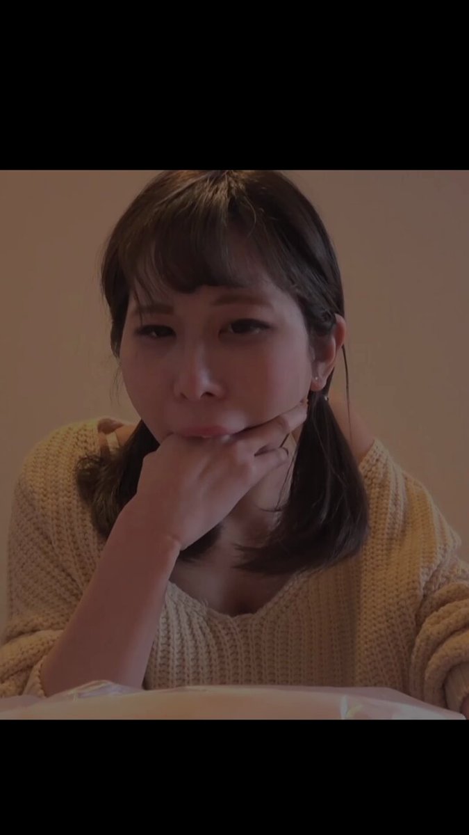 ドアップで暗い。 何卒。 っぷりがいいね。 #ゲロフェチ #嘔吐 #神業 #エメトフィリア #閲覧注意 #嗚咽 #音 #puke #vomiting