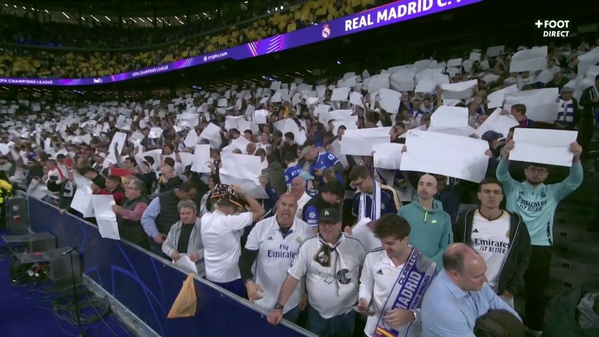 LE TIFO XXL DU SANTIAGO BERNABEU CE SOIR. 🤍🤩 Ces soirs là… 🎥 CANAL+