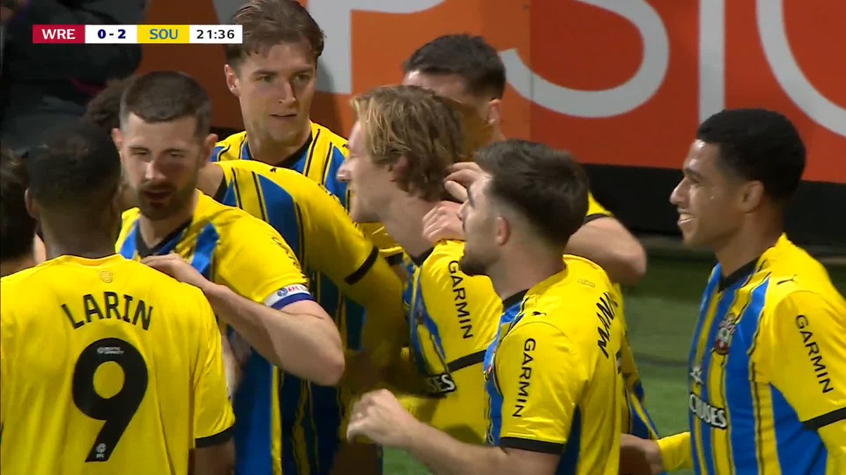 SOUTHAMPTON LEAD 2-0 THEY ARE ABSOLUTELY FLYING