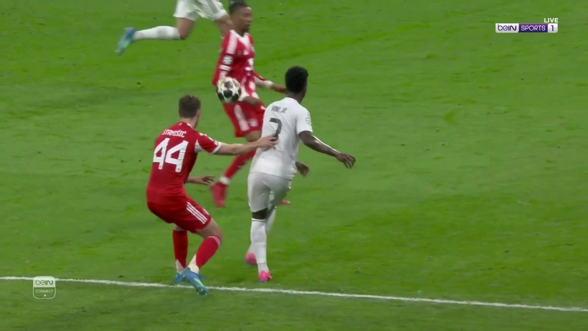🔥⚽️ القمة تشتعل! لويس دياز يفتتح التسجيل لبايرن ميونيخ أمام ريال مدريد هل يرد الملكي في الشوط الثاني؟ 👀 📦 اشترك الآن 👇 🔗 📱 #دوري_أبطال_أوروبا #UCL | #beINSTUDIO