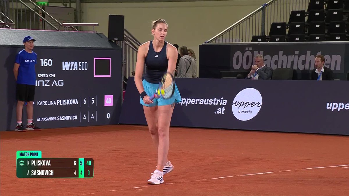 Ending the day with a victory 👊 Karolina Pliskova defeats Sasnovich in straight sets 6-4, 6-4. #WTALinz