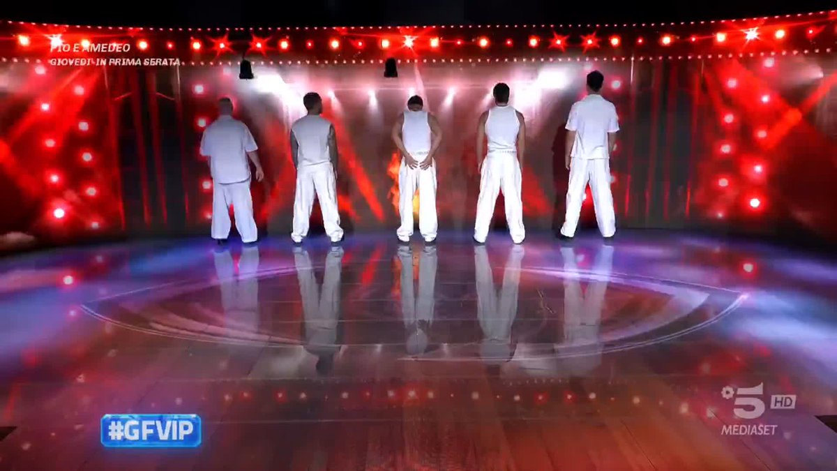 I nostri nuovi Take That accendono la scena con "Relight My Fire" ❤️‍🔥 #GFVIP