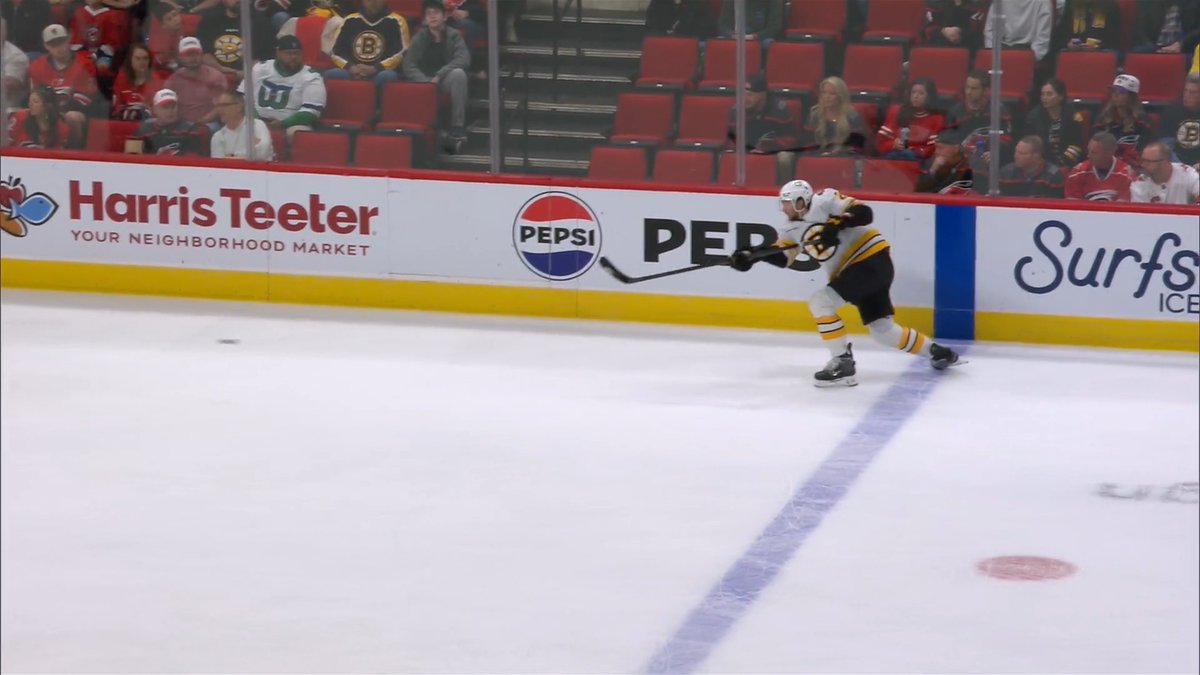 This was ruled a goalie interference penalty on Mark Kastelic... Think Brandon Bussi might have an Oscar in his future 🤣 🏆