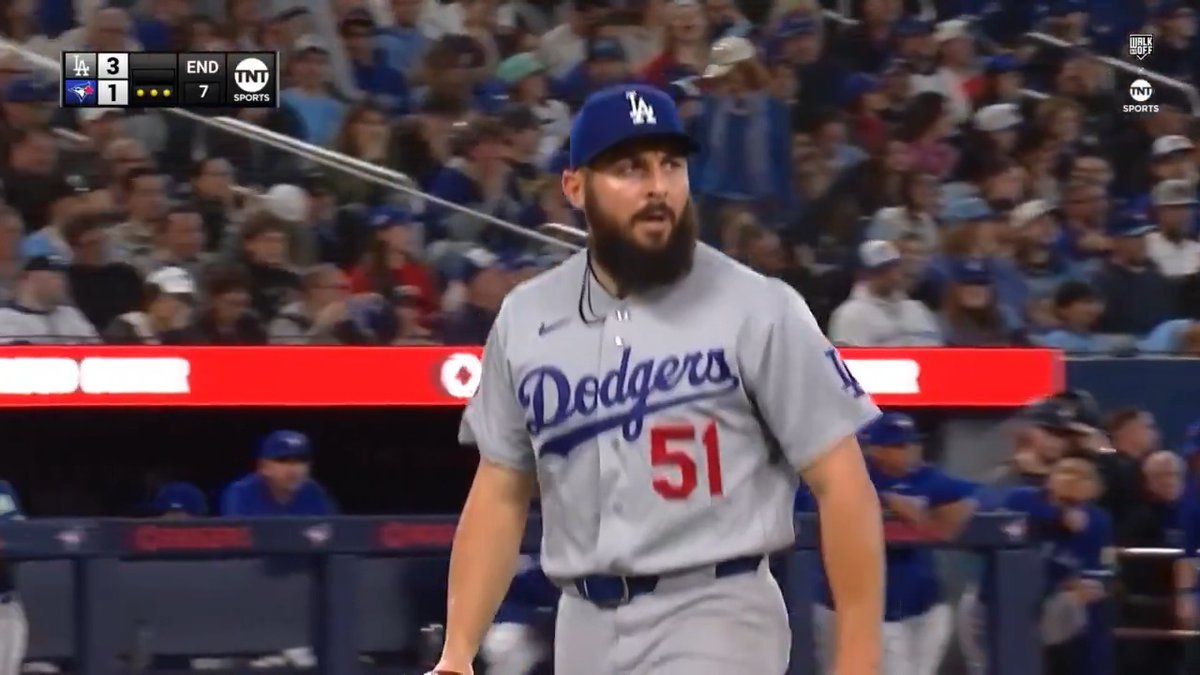 Alex Vesia is FIRED UP after escaping the bases-loaded, no-out jam 😤 Dodgers hold onto their 3-1 lead after 7 innings on TBS Network