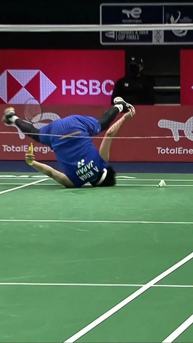 That's a 10/10 fall. 😂 #throwback #badminton #ThomasCup