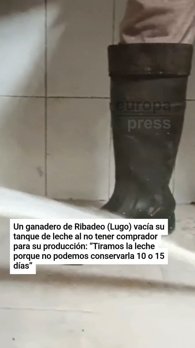 Un ganadero de Ribadeo (Lugo) vacía su tanque de leche al no tener comprador para su producción: “Tiramos la leche porque no podemos conservarla 10 o 15 días”