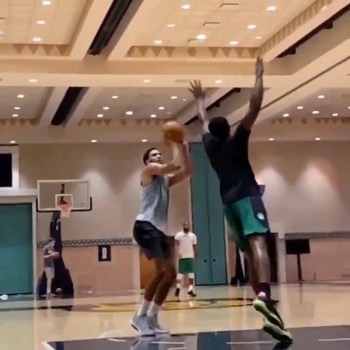 Throwback Jayson Tatum and Jaylen Brown playing ones Professional scorers, never wasting movement or dribbles