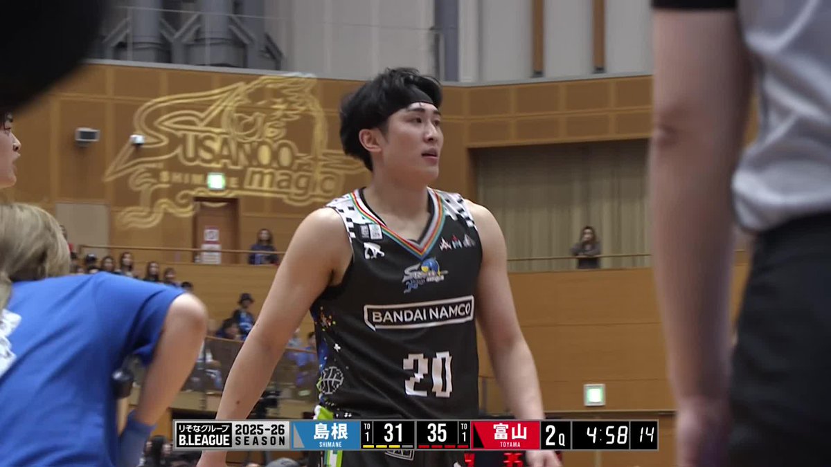 執念のディフェンス💥 島根#20 上田のハッスルプレーでマイボールに👏 島根スサノオマジック 📡バスケットLIVEで生配信中 #Bリーグ #りそなグループ