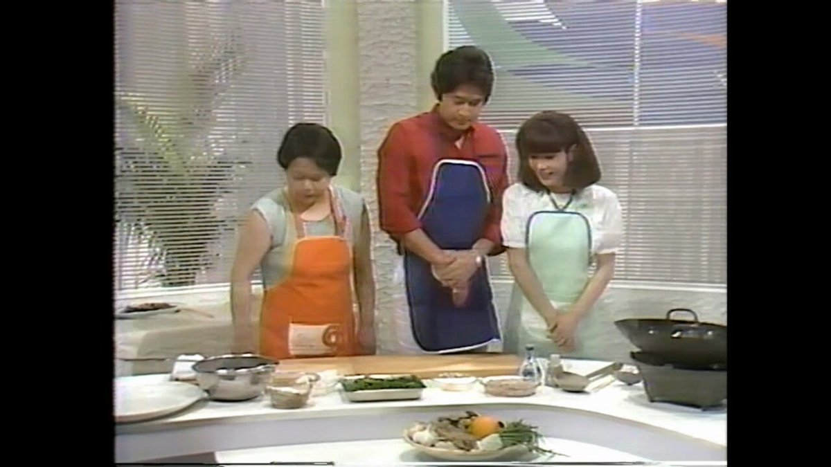 1982年5月「2時のワイドショー」 まずは材料の準備から。 今いくよ・くるよさんとの掛け合いが良い感じ🥰 #沖雅也 #今いくよ・くるよ #2時のワイドショー
