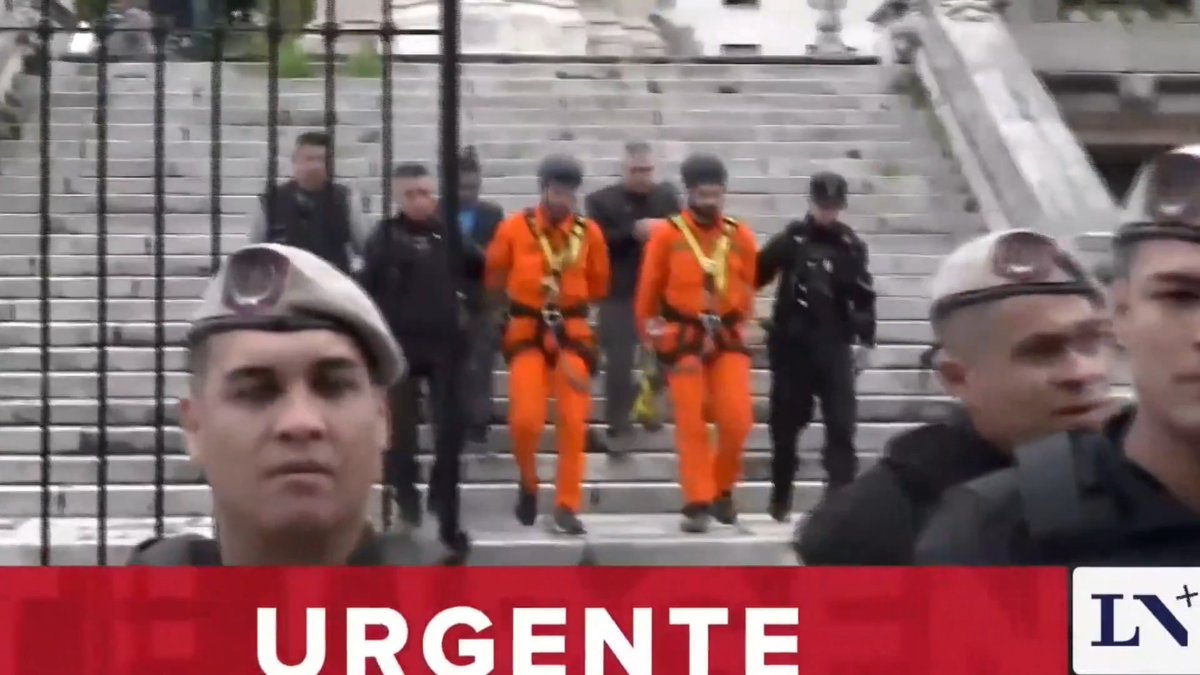 "Greenpeace": Por activistas que protestaron contra la reforma de la Ley de Glaciares y fueron detenidos