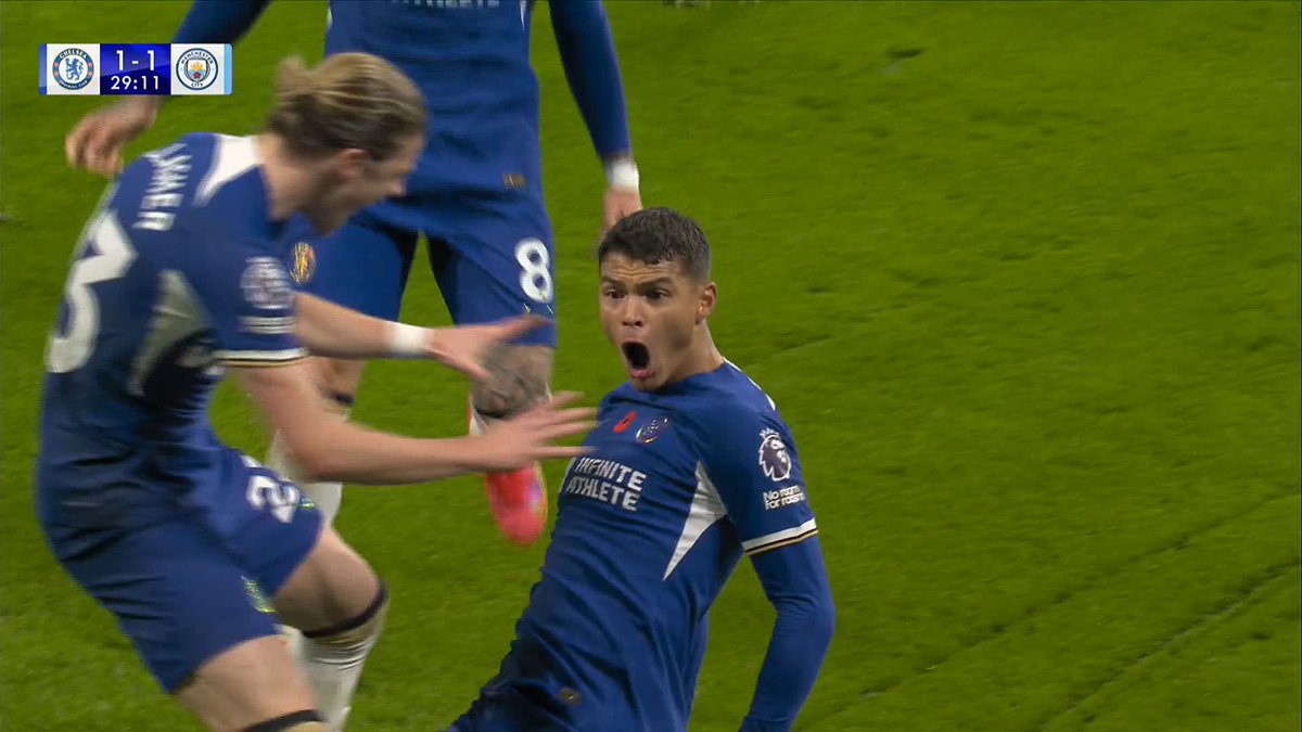 Throwback to when Thiago Silva sent Stamford Bridge wild in Chelsea's 4-4 draw with Manchester City in 2023... What will the score be this weekend? 👀