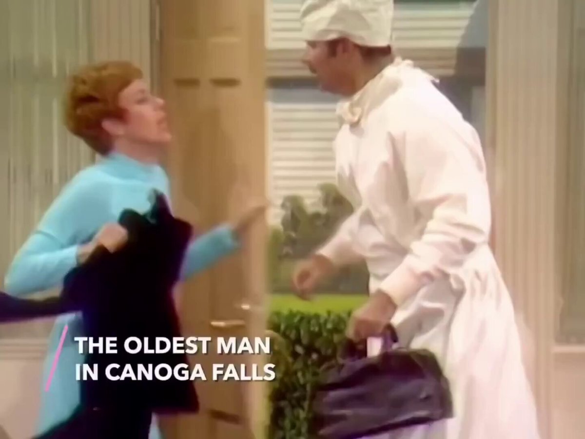 Tim Conway fell down the stairs twice as fast during rehearsals so Harvey Korman and Carol Burnett weren't ready for how slow he'd fall during the taping. They had no choice but to turn from the camera and hide their laughter 😂