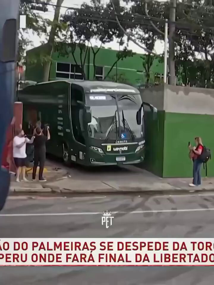 O dia que o Palmeiras passou vergonha na saída para o aeroporto enquanto o AeroFla estava assim: