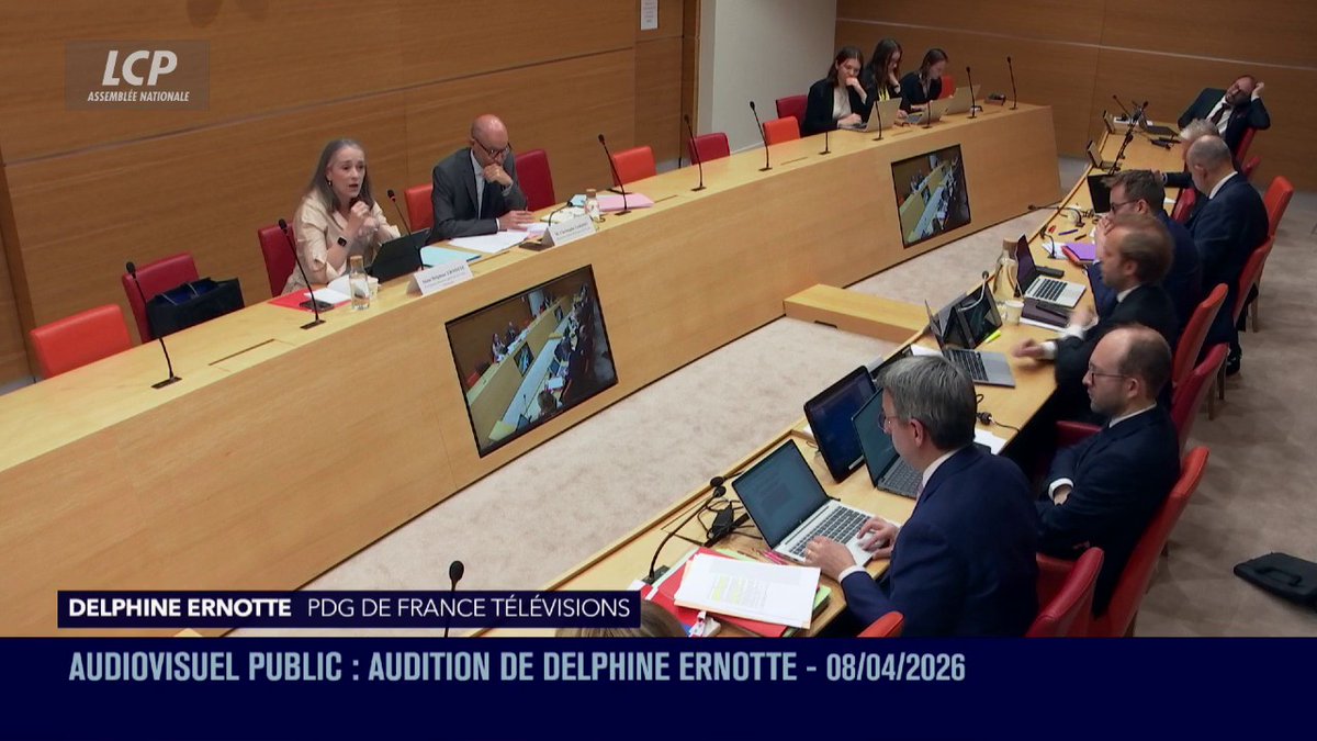 Audiovisuel public : "Je vous le dis avec gravité, ne fragilisez pas cet équilibre, ne brisez pas cet outil unique, ne brisez pas l'excellence de la création française, n'éteignez pas cette lumière", poursuit Delphine Ernotte Cunci. "Dans le monde entier, l'art fait briller la France."
