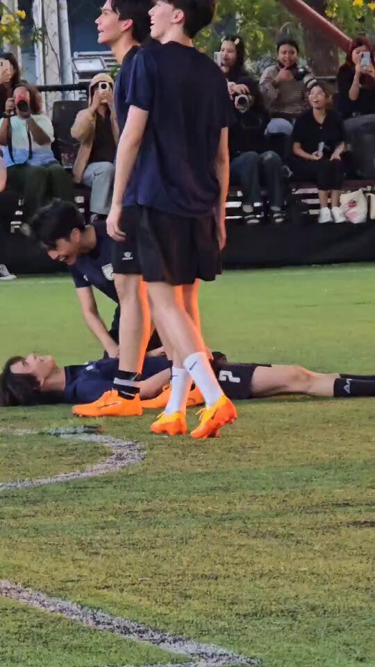 สรุปลูกออชั้นควักมือเรียกแพทย์สนาม(ส่วนตัว)เองเลยหรอ บ๊ะ สเต็ปเพิ่น