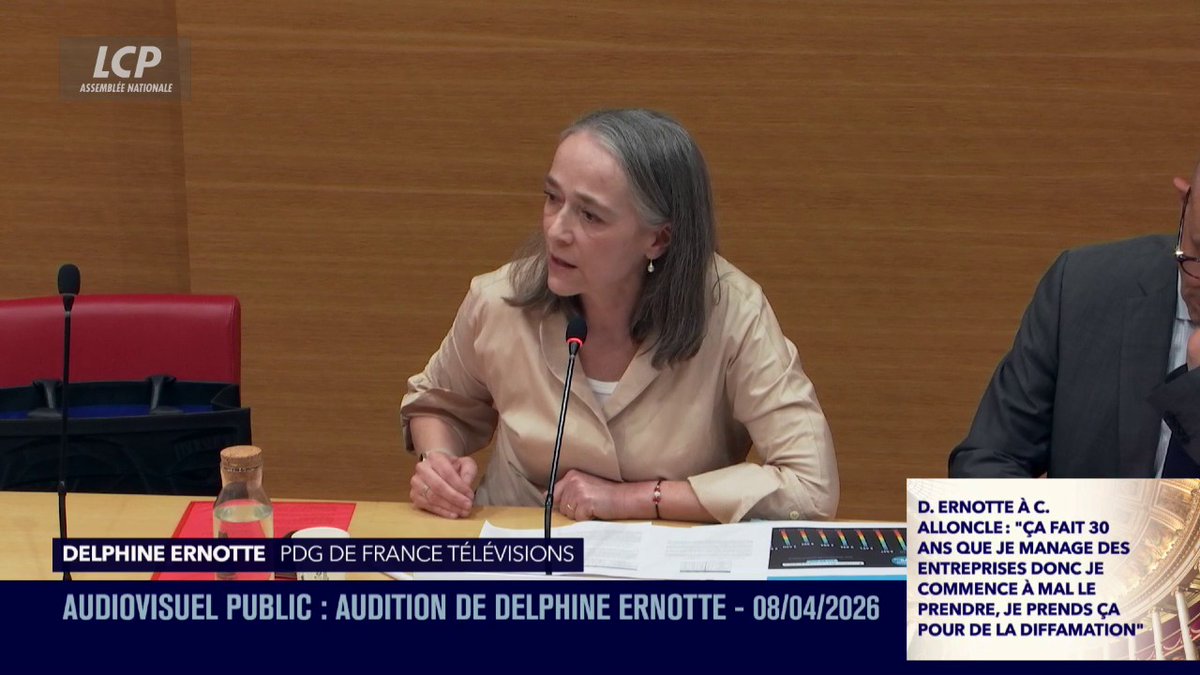Delphine Ernotte dénonce le "procédé manipulatoire" de Charles Alloncle. "Vous mélangez chiffre d'affaires et dotation publique. Vous additionnez deux rapports de la Cour des comptes sans le préciser. [...] Ca fait 30 ans que je manage des entreprises. Je commence à mal le prendre."
