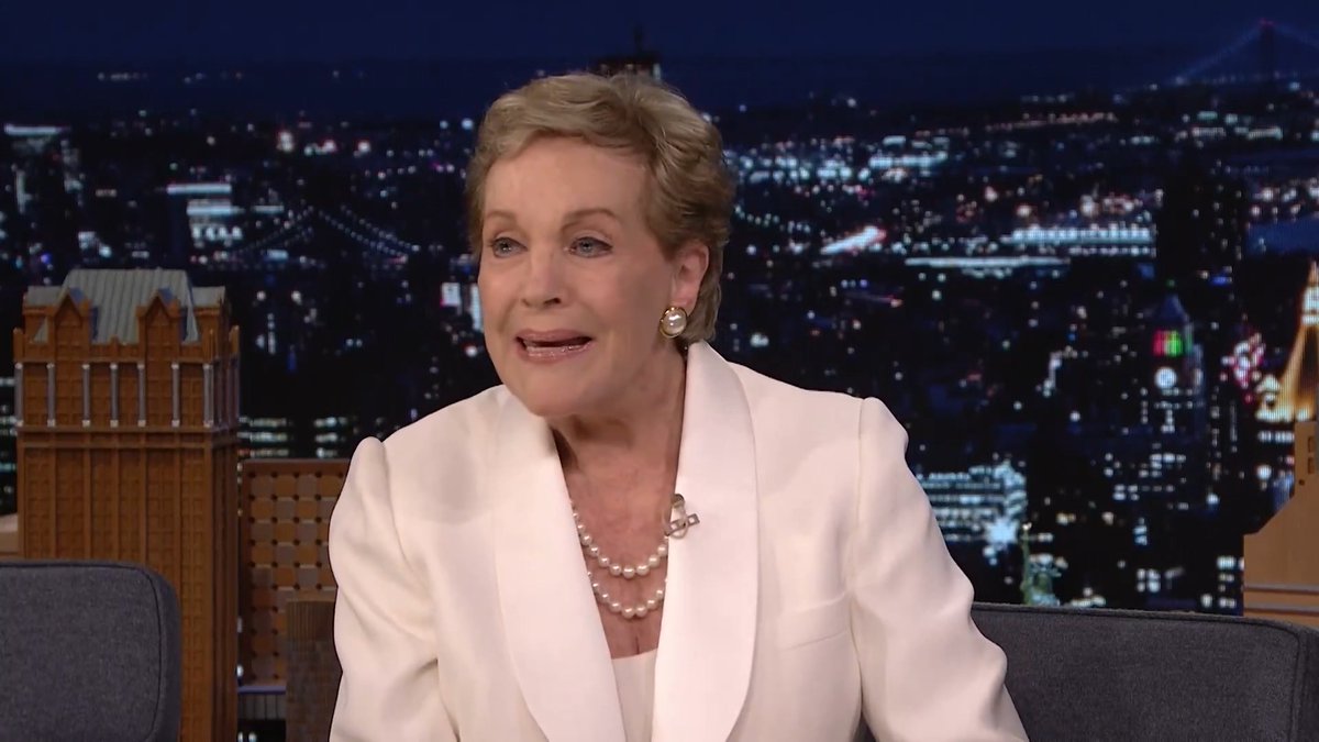 .Julie Andrews on the moment her grandson realized she was Mary Poppins: "He was thrilled." #FallonFlashback Original Air Date: July 15th, 2022
