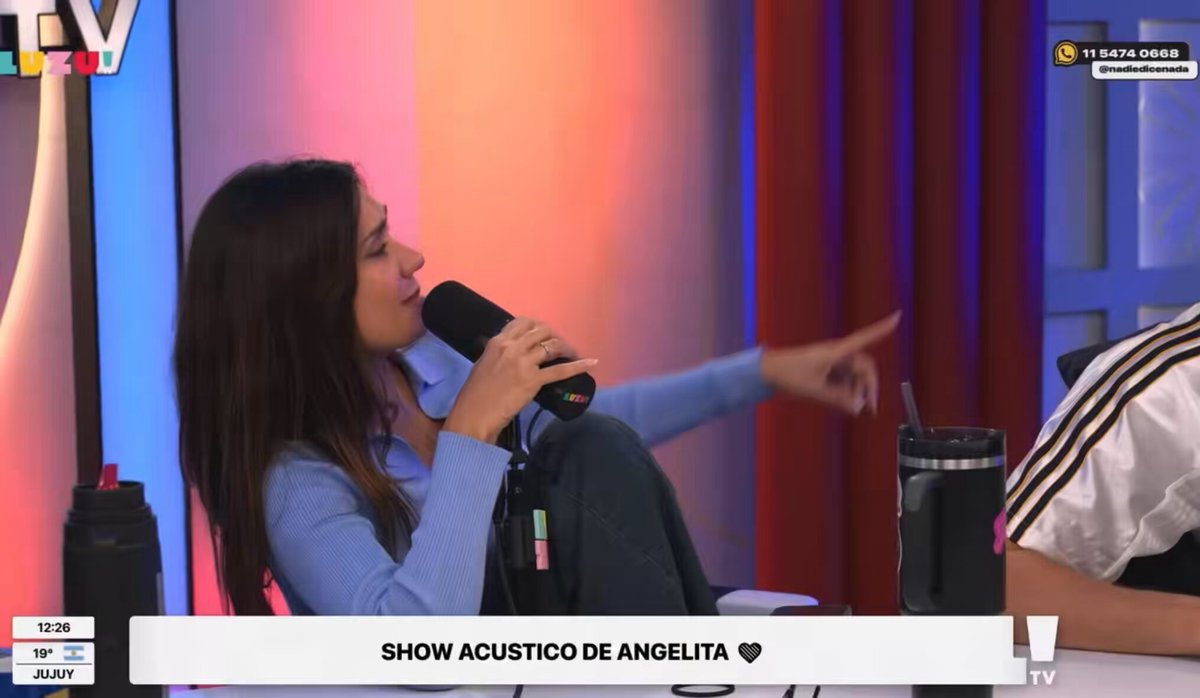Momi: la letra es hermosa (la letra de Torpe) Angela: adivina para quién es Y Marcos procede a derritiese 🥹😭🩵