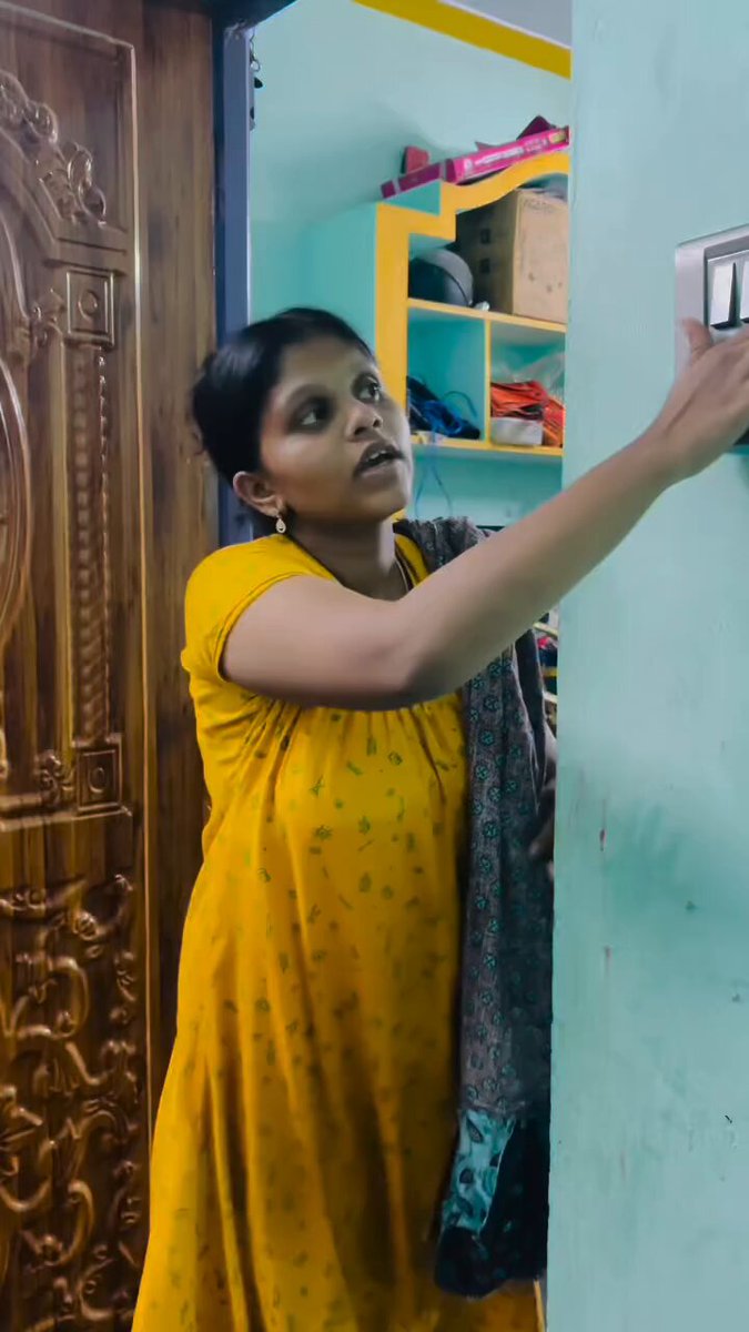 இவனுங்க கருமாந்திர டங்காஸ் கண்டன்ட் ஒரு பக்கம் இருக்கட்டும் ஆனா அதுக்கு ரெண்டு பாட்டு Sync பன்றானுங்க பாரு அதை கொஞ்சம் கேளுங்களேன் 😂🥵
