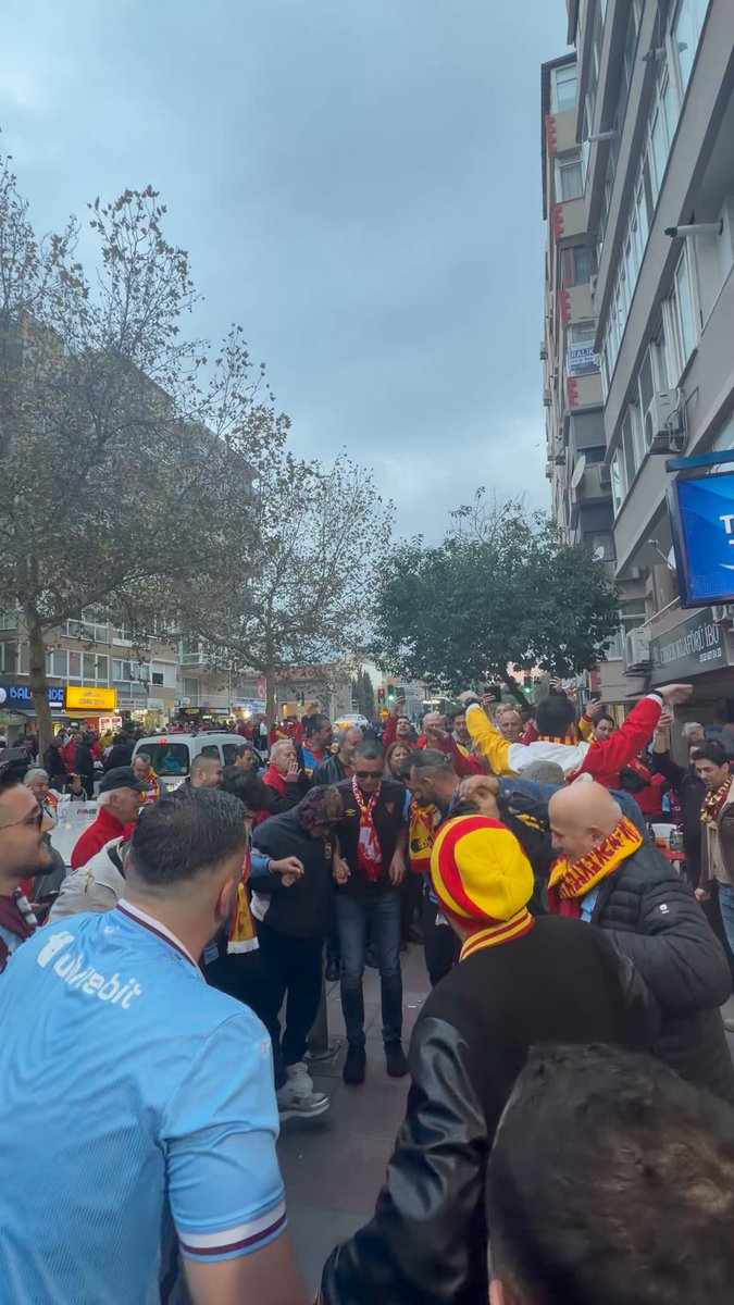 haydi bastır şanlı Göztepe Spor Kulübü