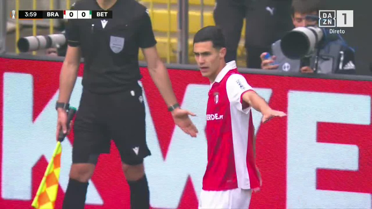 Que finalização de Grillitsch 🔥 🤩 UEFA Europa League | SC Braga 1 x 0 Real Betis Balompié 🌴💚 #DAZNEuropa #DAZNBetano