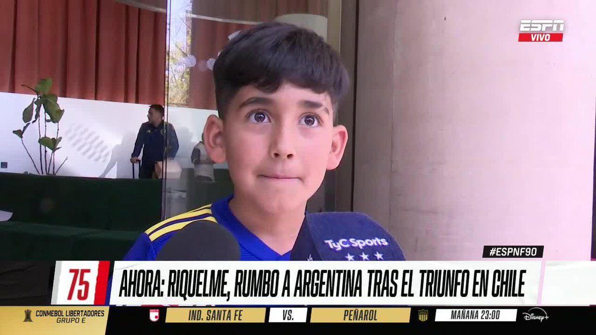 🙏 ¡SE ENCONTRÓ CON SU ÍDOLO! Juan Román Riquelme y el pequeño Román Riquelme de Chile ¡se fundieron en un abrazo tras la espera por el presidente de Boca!! ▶ Mirá #ESPNF90 en el Plan Premium de #DisneyPlus