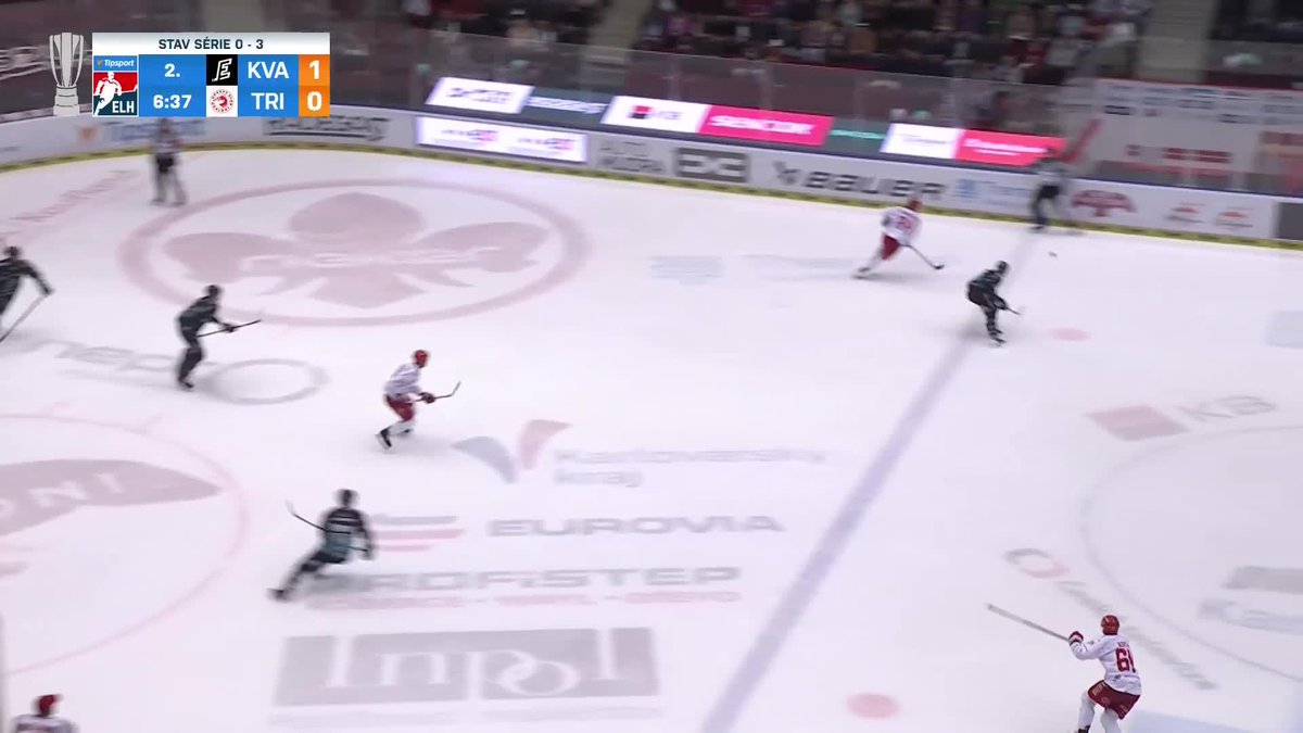 Jednomu ukradl puk, druhýho vykoupal a třetího vyhnal z branky. Jan Bambula a jeho desátý bod v play off. 👏