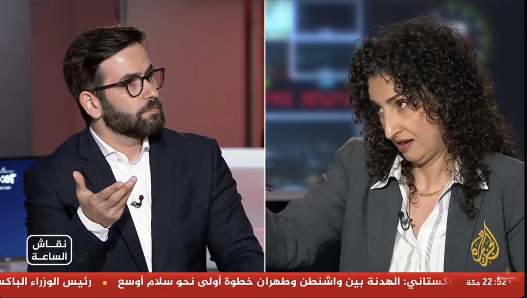 حاولت هيام نعواس مقاطعة الدكتور حسن أحمديان لكنه قام بإخراسها ولم يسمح لها بالحديث كأنه لطمها على وجهها