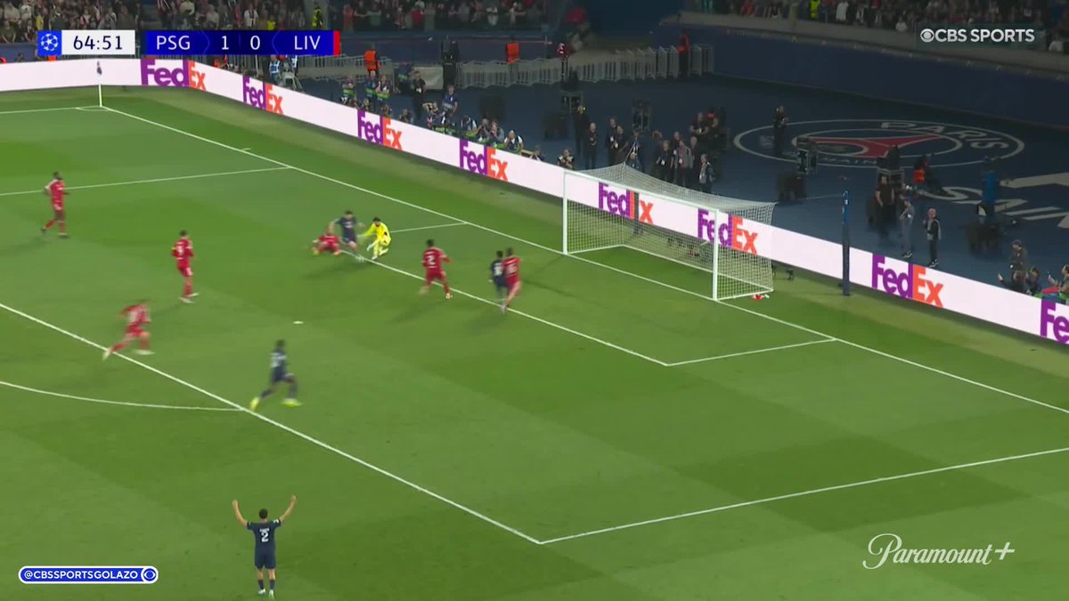 Khvicha Kvaratskhelia that is brilliant 🔥 The Georgian forward coolly rounds the goalkeeper to double PSG's lead 🇬🇪