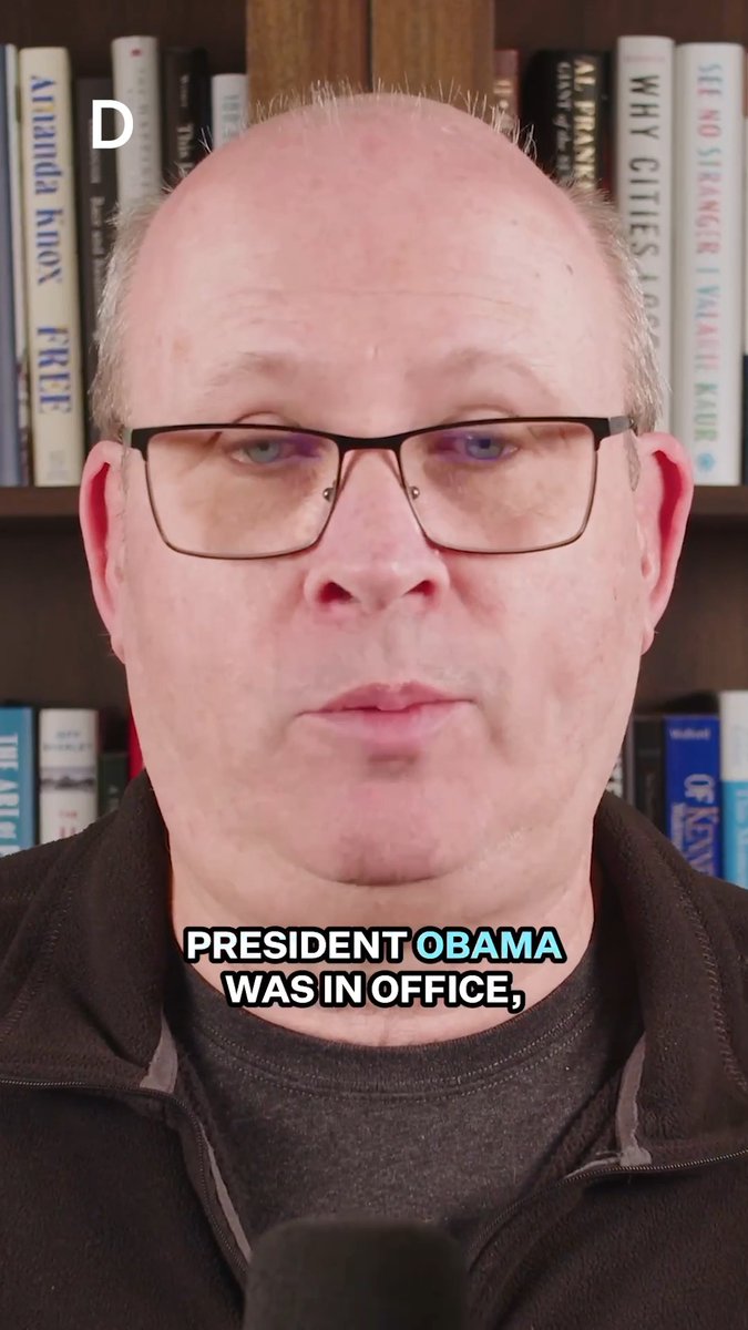 📽️NEW: Marc Elias is suing Trump to stop his new executive order targeting mail voting, which mandates the creation of a national voter database ahead of the midterms. He breaks down how the directive constitutes executive overreach by trampling on states’ power to administer elections👇
