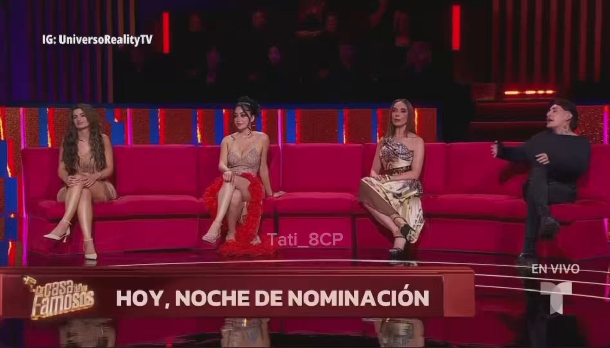 🍪 Zapata Cristina: Lo que no entiendo es por qué las pone en la parte de arriba; por eso se queman. Ahora entiendo por qué ganó Alana Top Chef y no ella. #LCDLF6 #TeamPorta