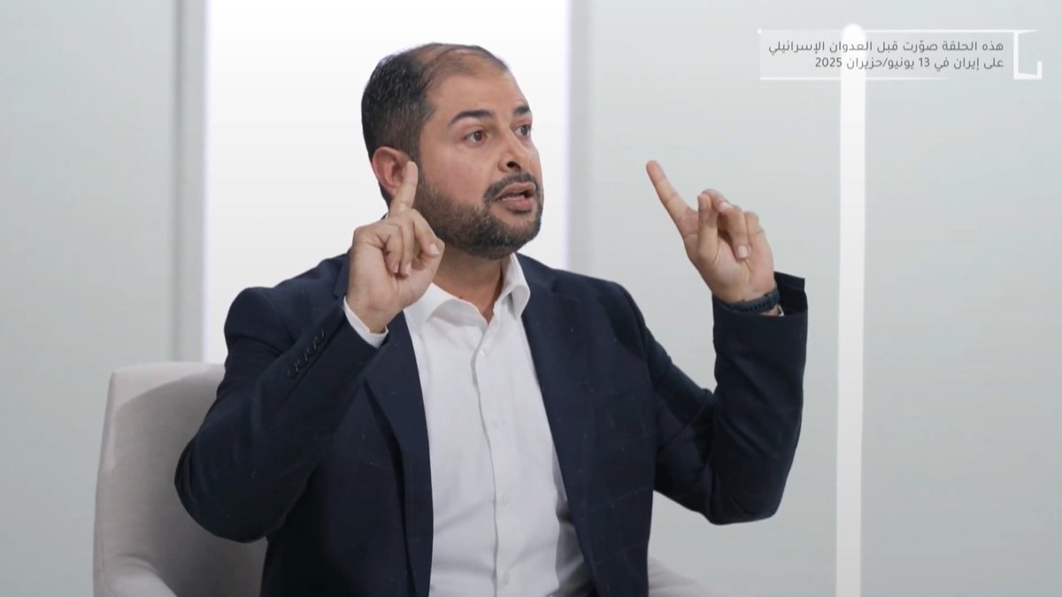 لماذا أرسلت إيران القيادي في الحرس الثوري الإيراني حسن إيرلو ليقود معركة الحوثيين لاحتلال مأرب ؟ ثم يرد حسن أحمديان أنه سفير! وهنا يتأكد جهله بالأعراف الدبلوماسية، والقوانين الدولية، الذي يحظر إرسال سفير لدى مليشيا متمردة!
