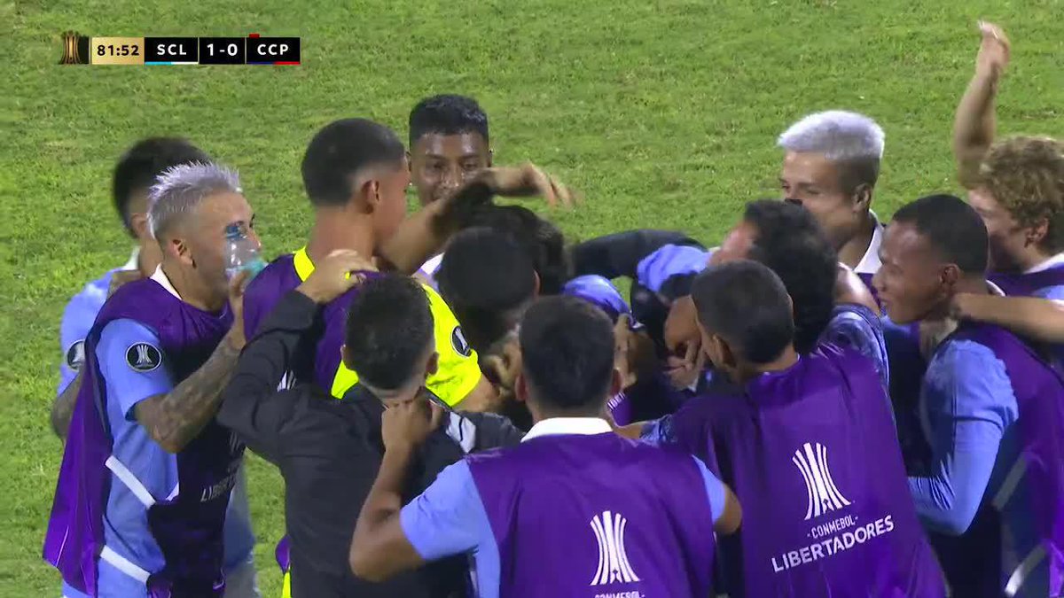 Mala marca de la defensa de Cerro Porteño en el gol de Felipe Vizeu para Sporting Cristal. #Libertadores.