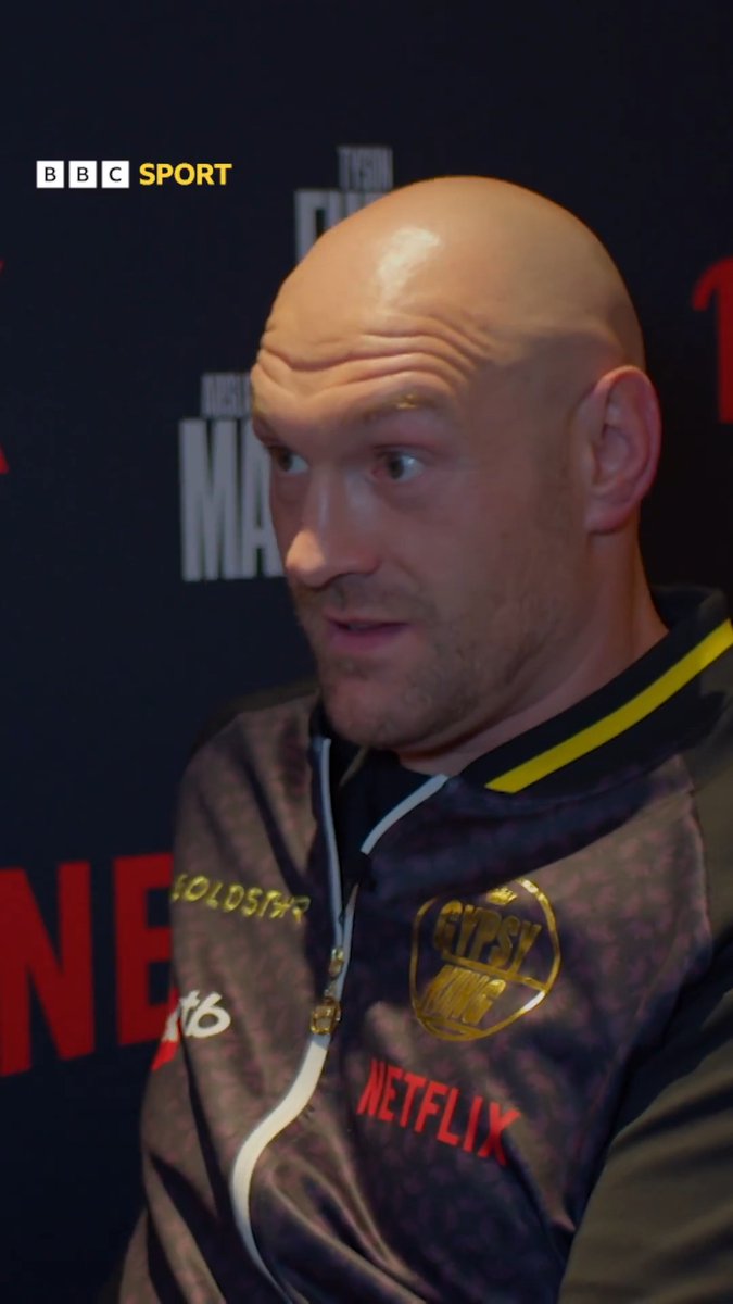 Tyson Fury's interview gets interrupted by a call from his accountant 📞😅