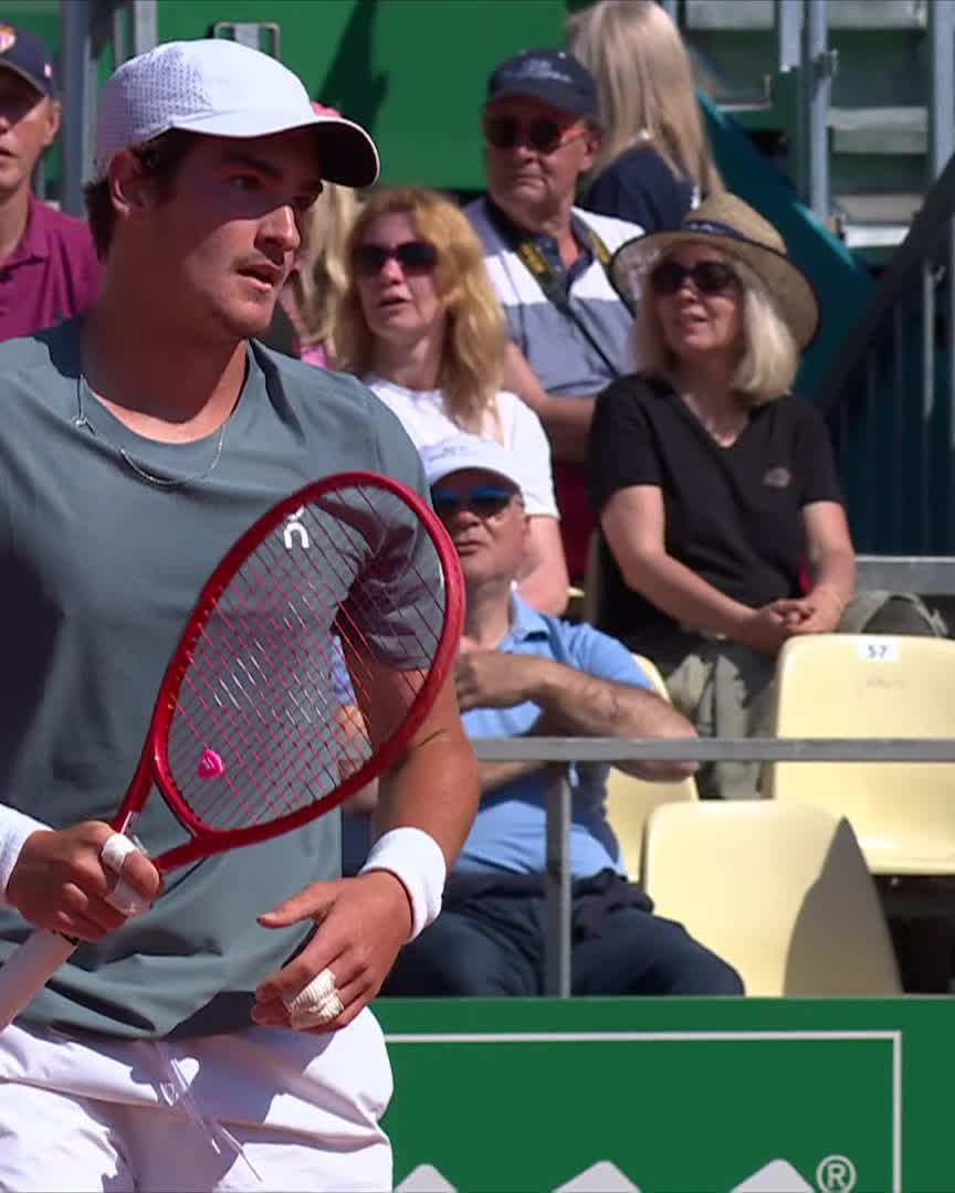 A point that had a little bit of everything 👏 Fonseca and Berrettini putting on a show! #RolexMonteCarloMasters