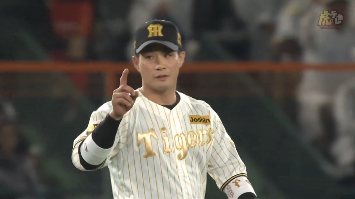 3回表、木浪選手がショート頭上を襲ったライナーをジャンピングキャッチ!