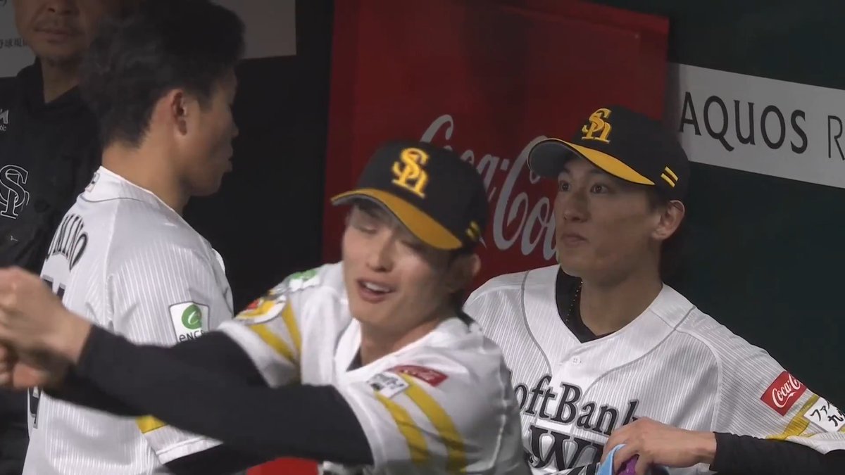 ベンチ内で明るく元気な様子の福岡ソフトバンク 周東佑京 選手！☺️ 👇ライブ配信はこちら