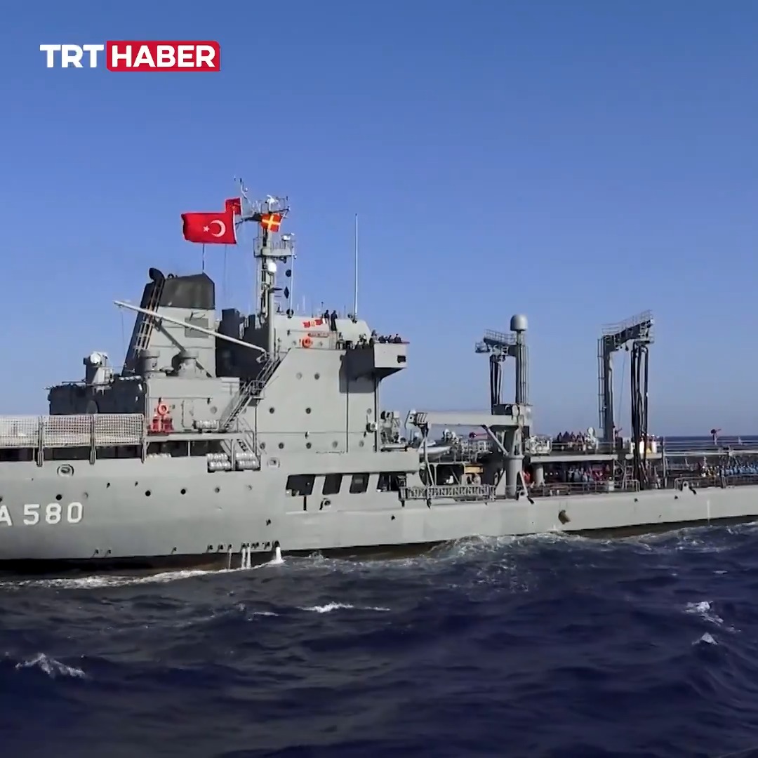 🇹🇷Türk ordusundan Mavi Vatan’da gövde gösterisi. Bugün sona eren Mavi Vatan-2026 tatbikatına; Deniz, Kara ve Hava Kuvvetleri ile Sahil Güvenlik Komutanlığı'ndan toplam 120 gemi, 50 hava aracı ile yaklaşık 15 bin personel katıldı.