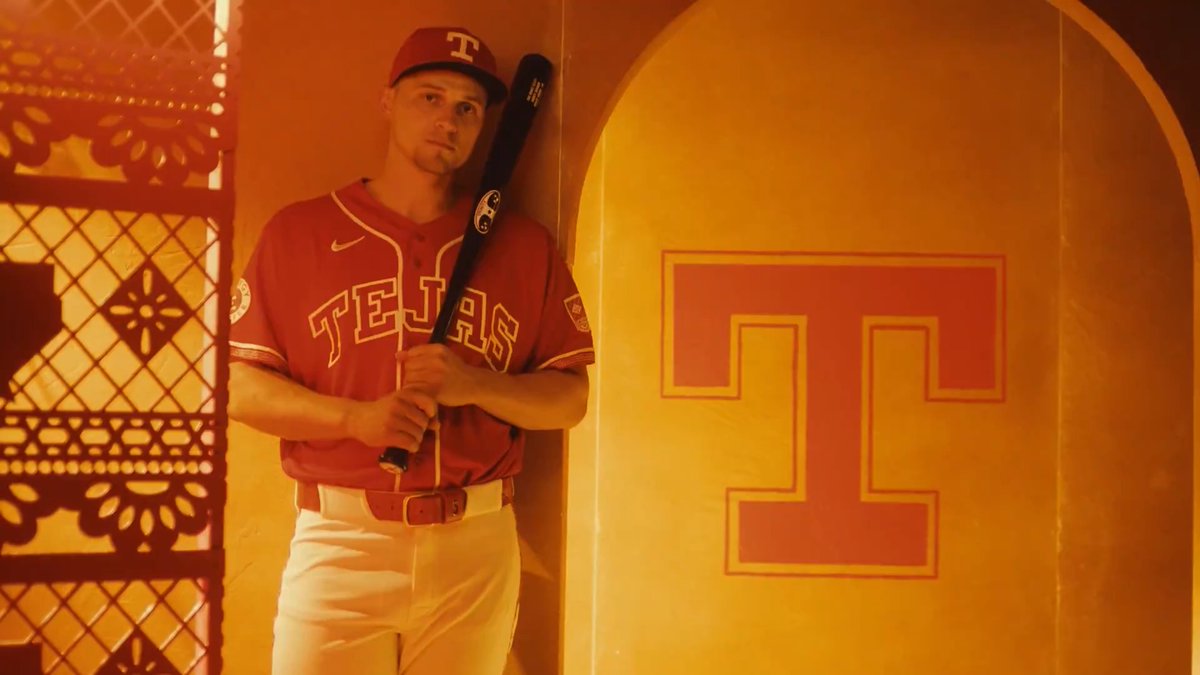 For Texas. Para Tejas.