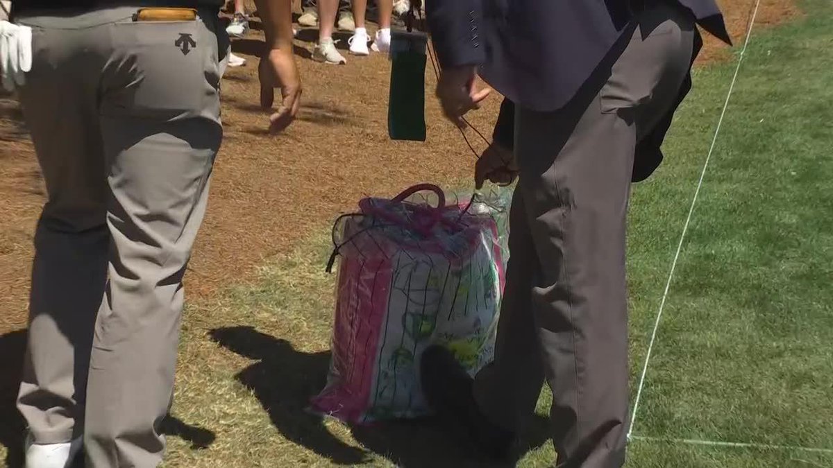 Xander with a real shady drop here. What happened to “Play it as it lies”? Old Tom Morris is rolling in his grave. Xander should have taken driver and sent the $600 of merch into the sky.