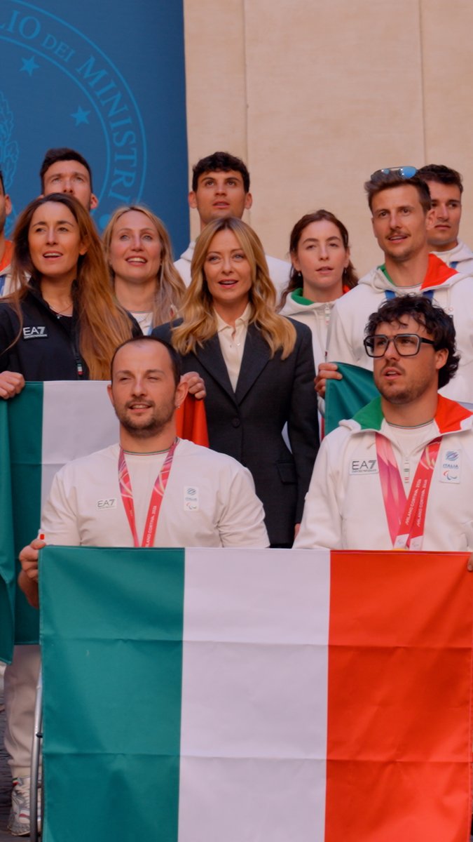 Oggi a Palazzo Chigi con i medagliati olimpici e paralimpici dei Giochi di #MilanoCortina2026 e con gli atleti che hanno conquistato il quarto posto. A tutti loro va il mio grazie per i risultati raggiunti, per i sacrifici affrontati e per l’esempio che offrono ogni giorno ai giovani e all’intera Nazione 🇮🇹